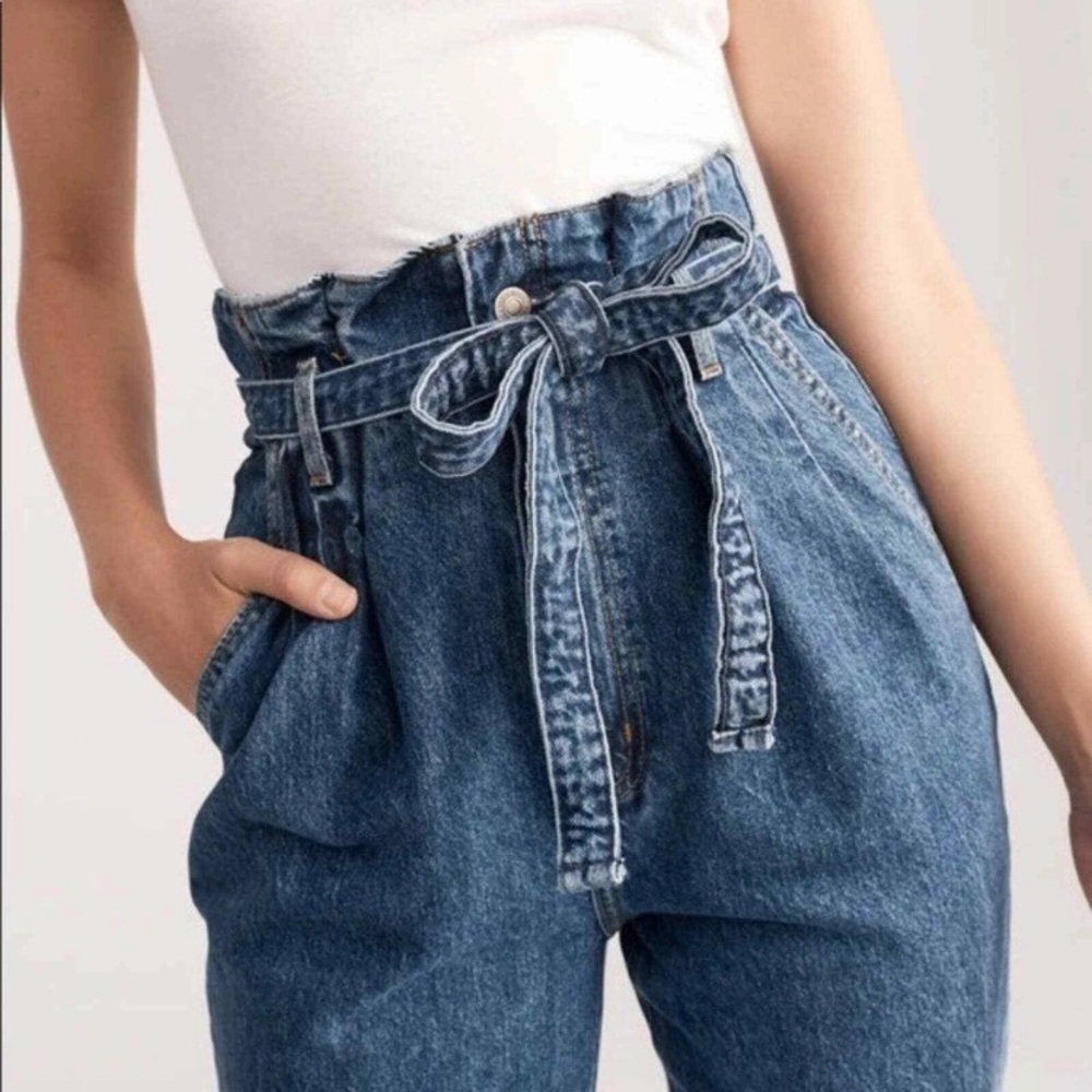 Abercrombie & Fitch Ultra High Rise Paper Bag Mom Jeans Sz 26/2 R Frayed Hem P - Picture 2 of 7